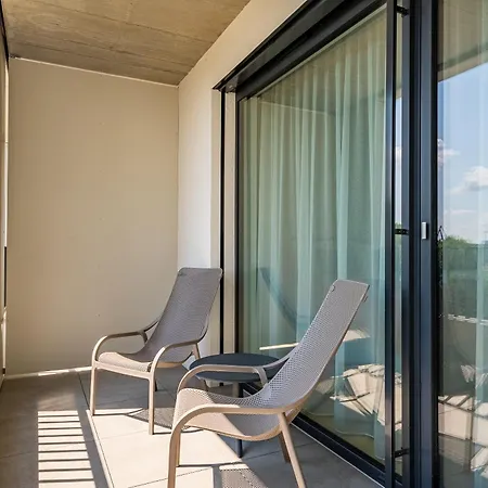 The Cozy Pearl - Light, Style & Balcony Comfort * Братислава